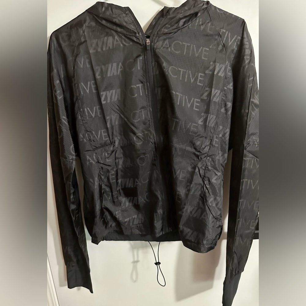 Zyia black windbreaker size small